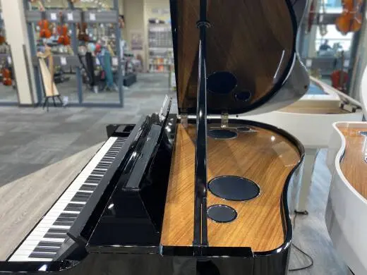 Yamaha Clavinova - Polished Ebony 2